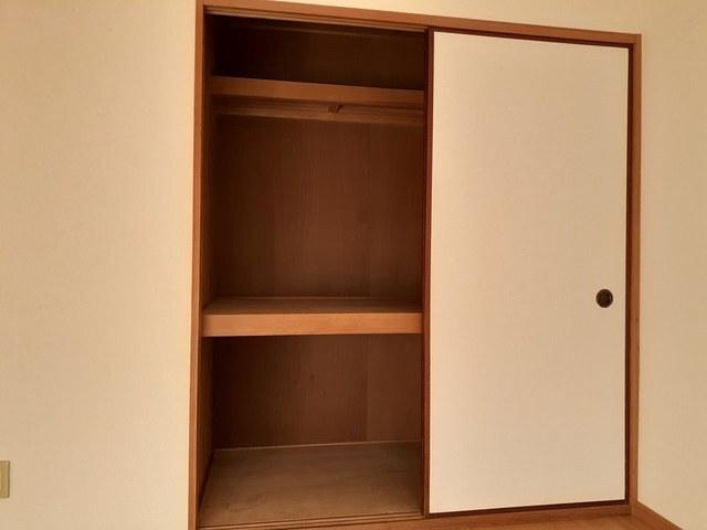 シャトレー多田（102） 収納