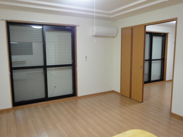 ルピナス ネオコート 部屋画像