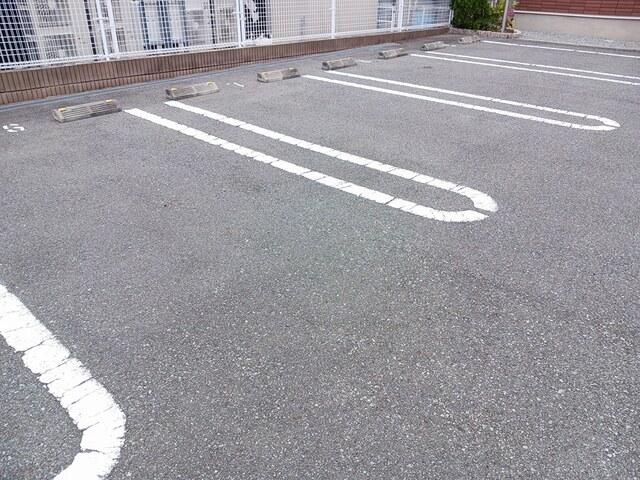 アンジュＴ（102） 駐車場
