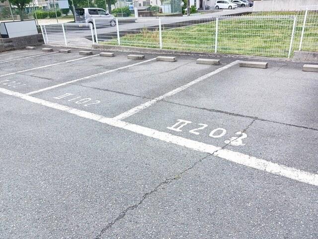 パークサイドⅡ（203） 駐車場