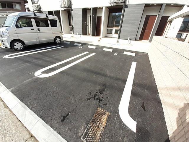 レガリア（301） 駐車場