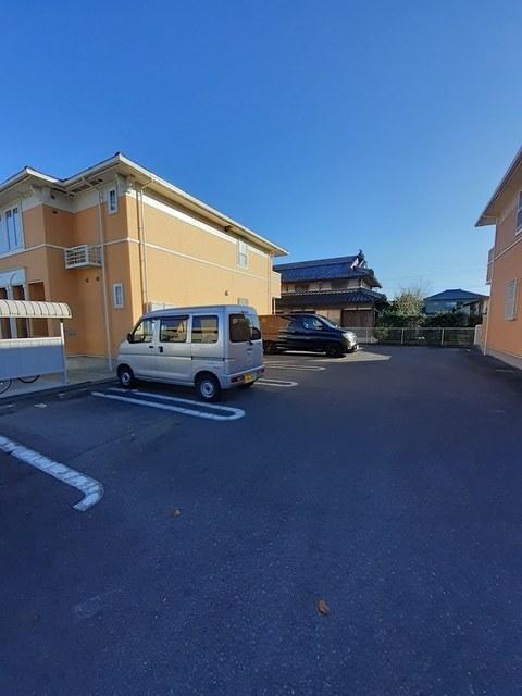ベル　ファミーユⅠ　１番館（102） 駐車場