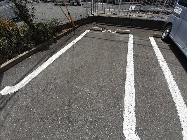 グレイスガーデン（201） 駐車場