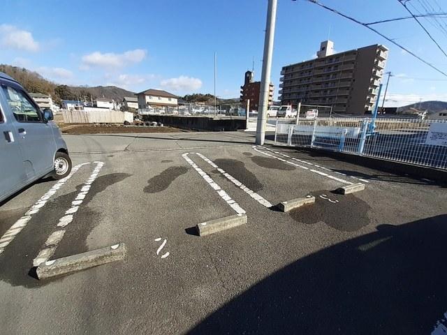 ソレアード（103） 駐車場