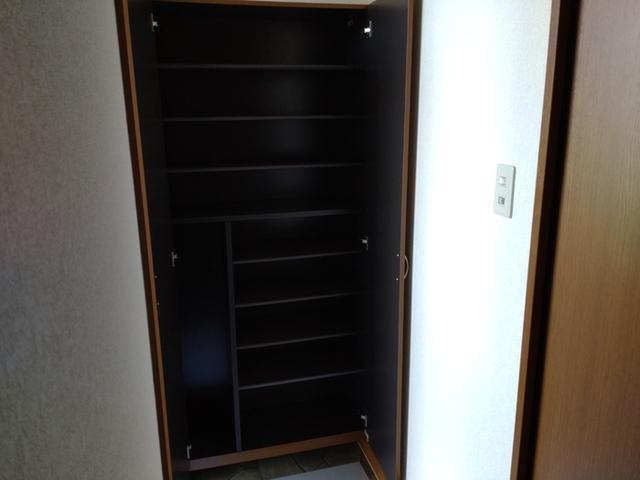 メゾン西中島（105） 玄関