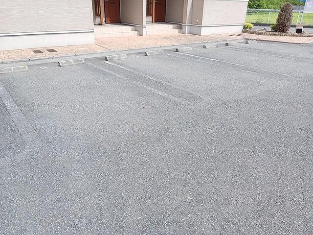 サニー　ハピネス（205） 駐車場