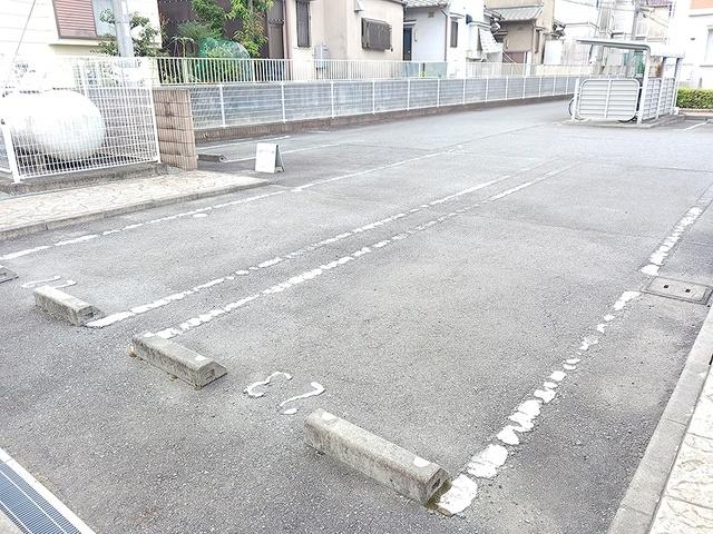 パレ　ドゥールＣ（203） 駐車場