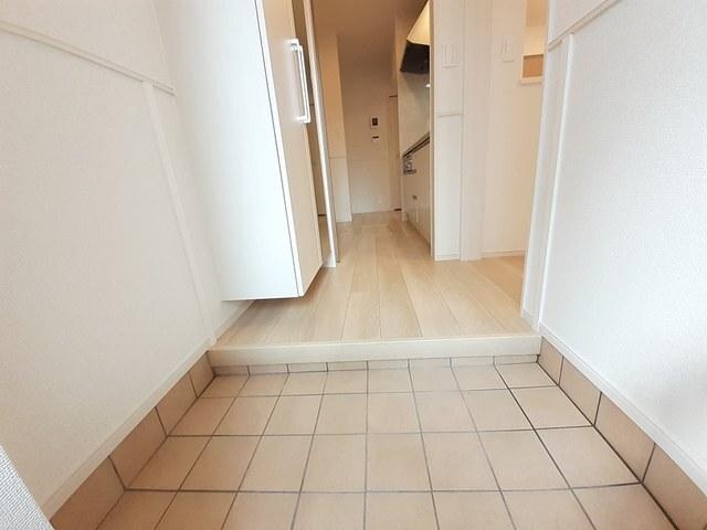 オイコスオニロ田井（103） 玄関