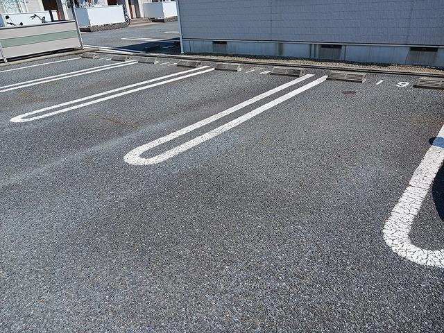 フリーデンＣ（205） 駐車場