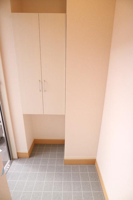 石がけ六番館（102） 玄関