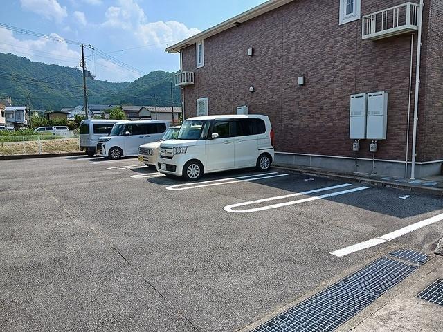 シエル・ケイエム（202） 駐車場