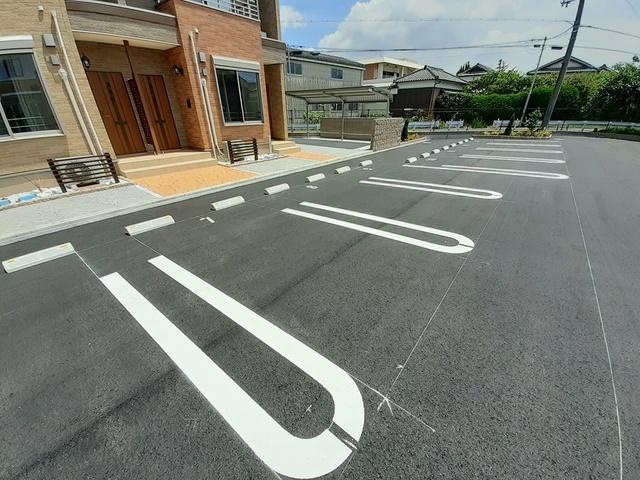 シエロガーデン下余部　Ａ（103） 駐車場
