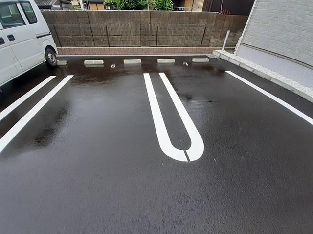 アンソレイユⅢ（201） 駐車場