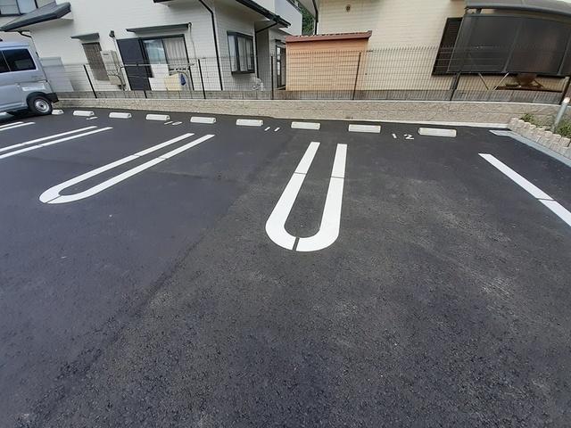 アイリス・Ｋ　Ⅱ（103） 駐車場