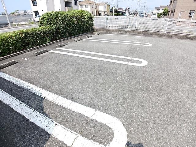 アンソレイエ・Ｓ（102） 駐車場