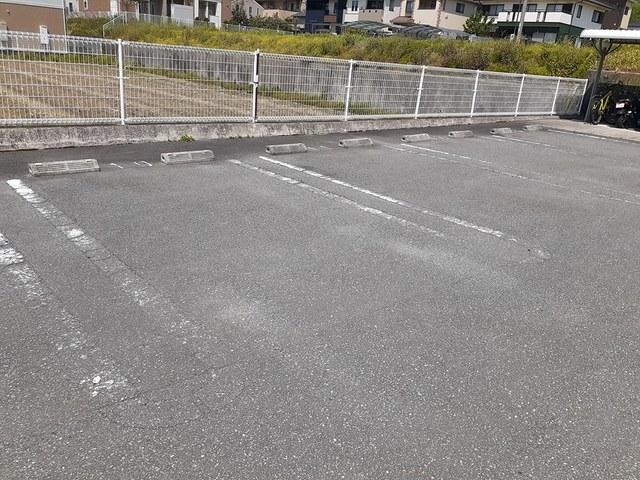 ノース　カレントⅤ（201） 駐車場