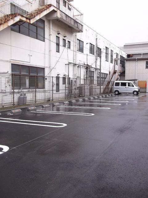 ブレッザ　マリーナ（101） 駐車場