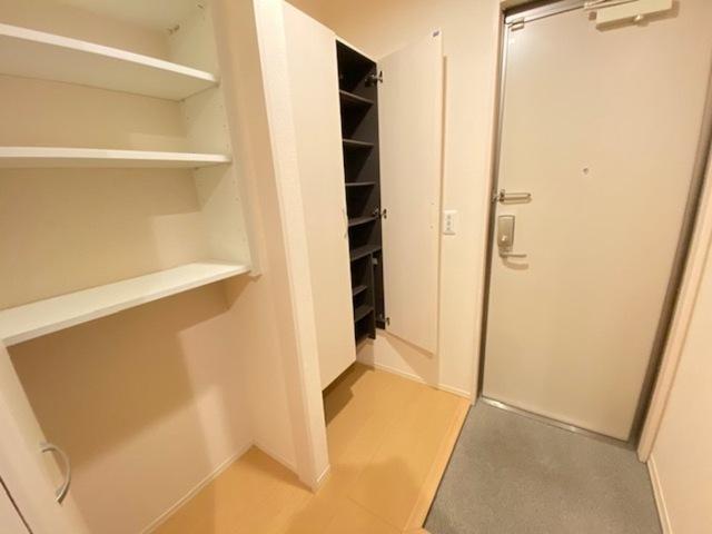 T-Village（302） 玄関