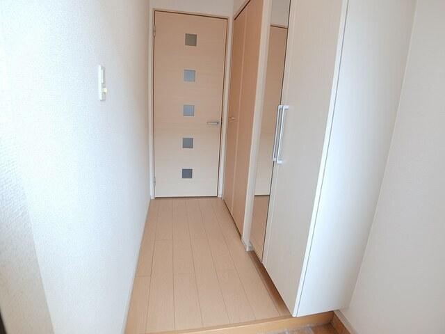 ポルトボヌール（102） 玄関