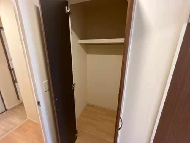 ラ　グリシーヌＡ棟 収納