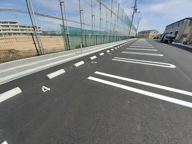 エテルネル・ボヌールⅢ（104） 駐車場
