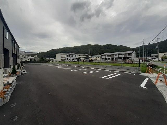 アル・グレース（101） 駐車場