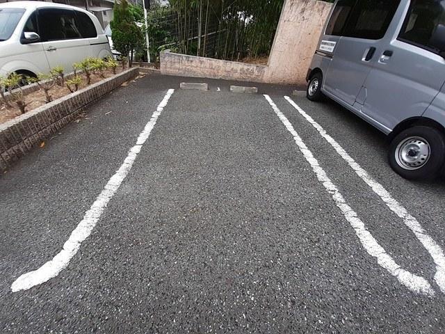 グロワールＡ（104） 駐車場