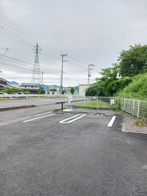 サザンヒルズ（102） 駐車場