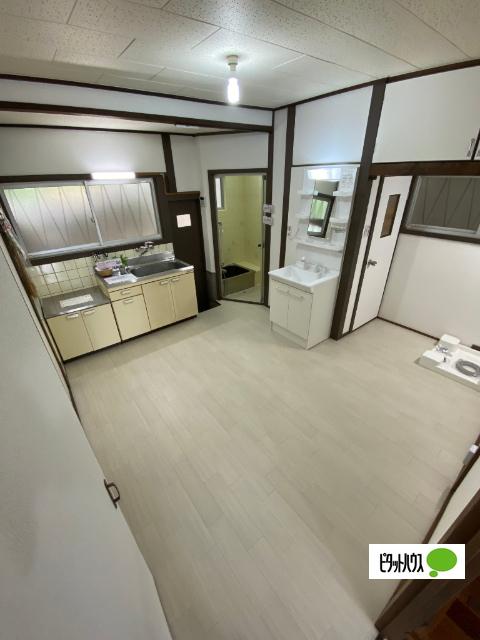 花山町2丁目戸建て（1） リビング