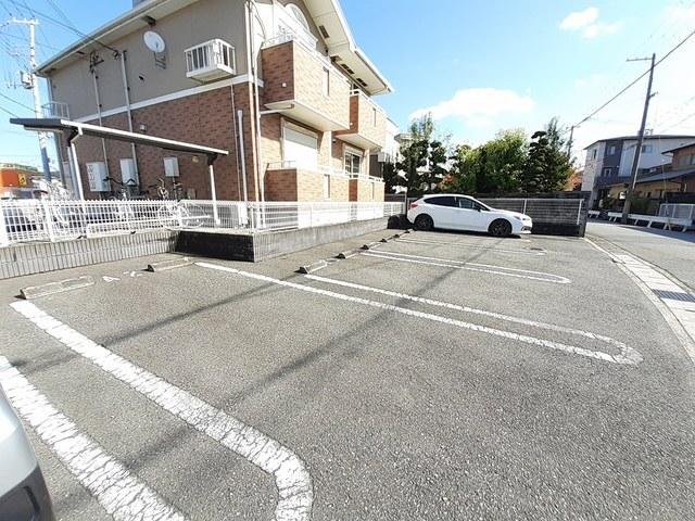 プリート（101） 駐車場