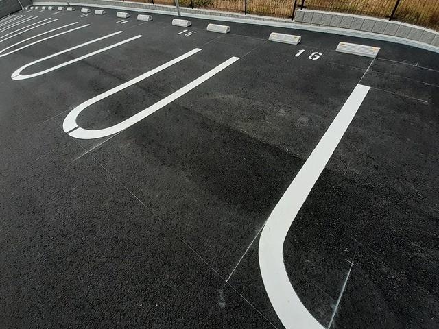 シーズンテラス勝原（202） 駐車場