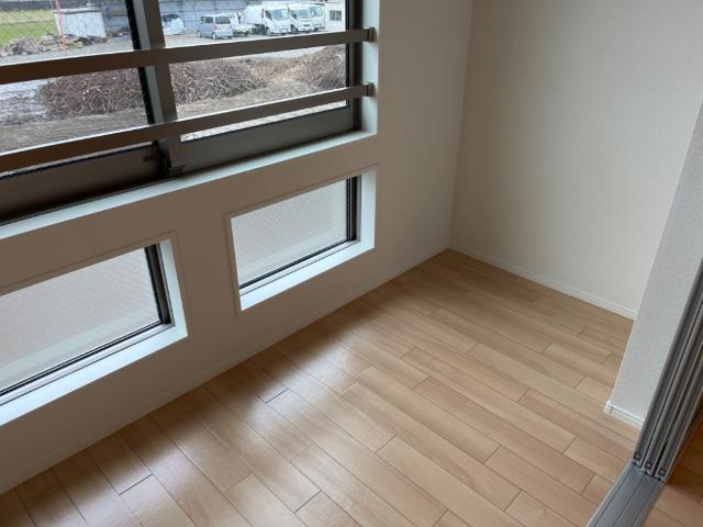 コントレイル糸引 室内
