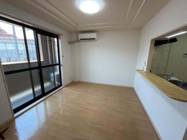 加古川市平岡町土山アパート リビング