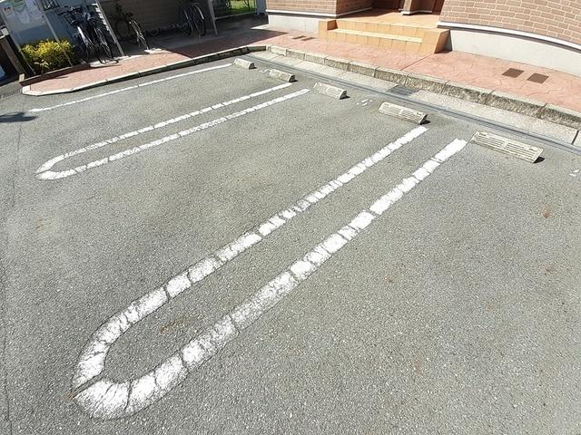 ルミエール（202） 駐車場