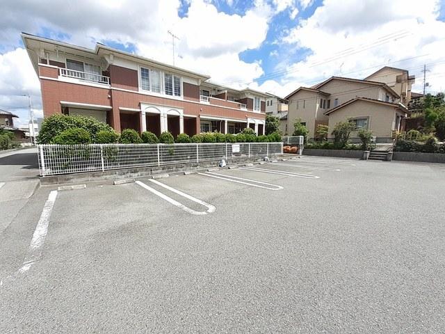 メゾンプラースⅡ（202） 駐車場
