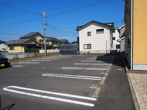 トリノ　フルートＢ（201） 駐車場