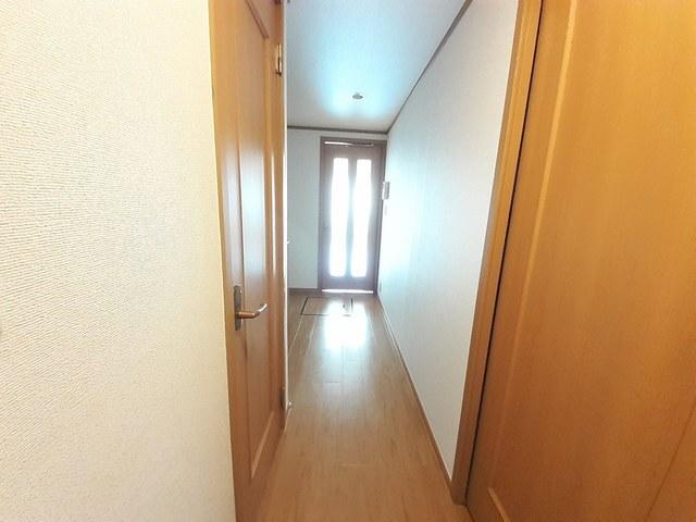 ラーゴ（103） 玄関