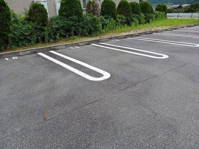 アプローズＢ（202） 駐車場