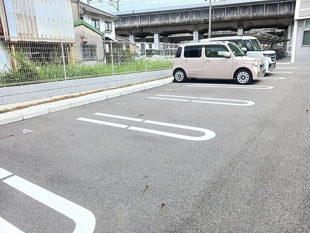 ザ　ベース東姫路（304） 駐車場