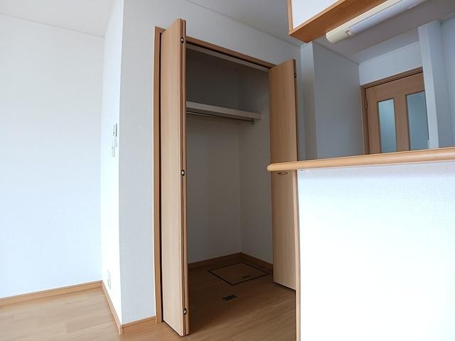 モア　エトワ−ル（102） 収納