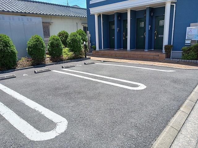 ワイズ　コンブリオⅤ（102） 駐車場