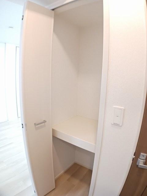 ヴェルナ（103） 収納