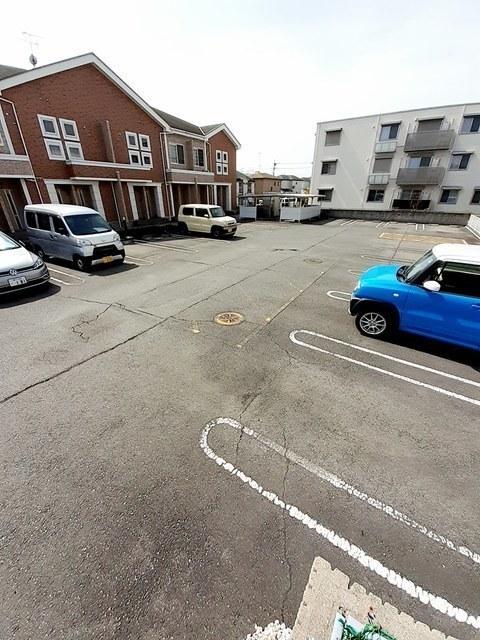 イマージュ（205） 駐車場