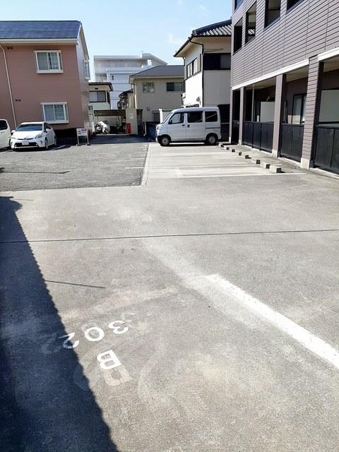 ささお弐番館（202） 駐車場