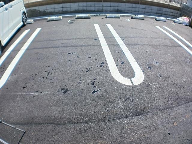メゾン　グレーヌ王子町Ⅰ（202） 駐車場