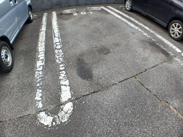 デスパシオ下戸田（101） 駐車場