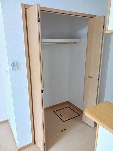 アイビーフラットＢ（101） 収納