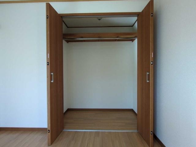 ホワイトタウン（105） 収納