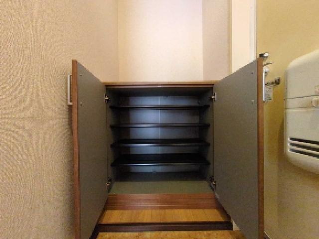 ホワイトタウン（105） 玄関
