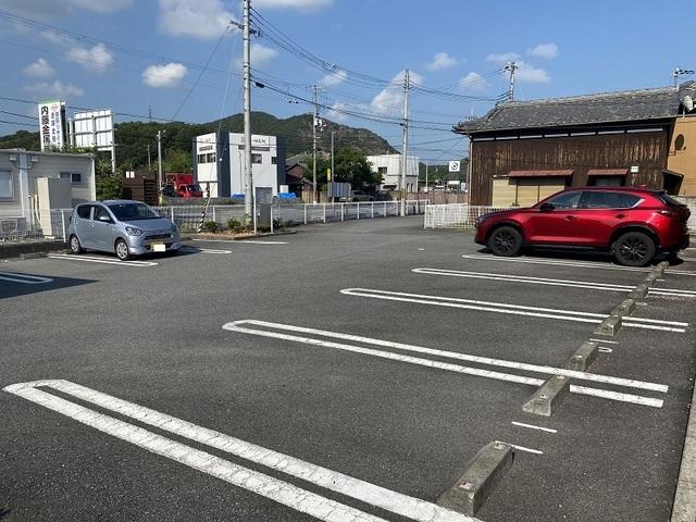 メゾン・エトワール（201） 駐車場